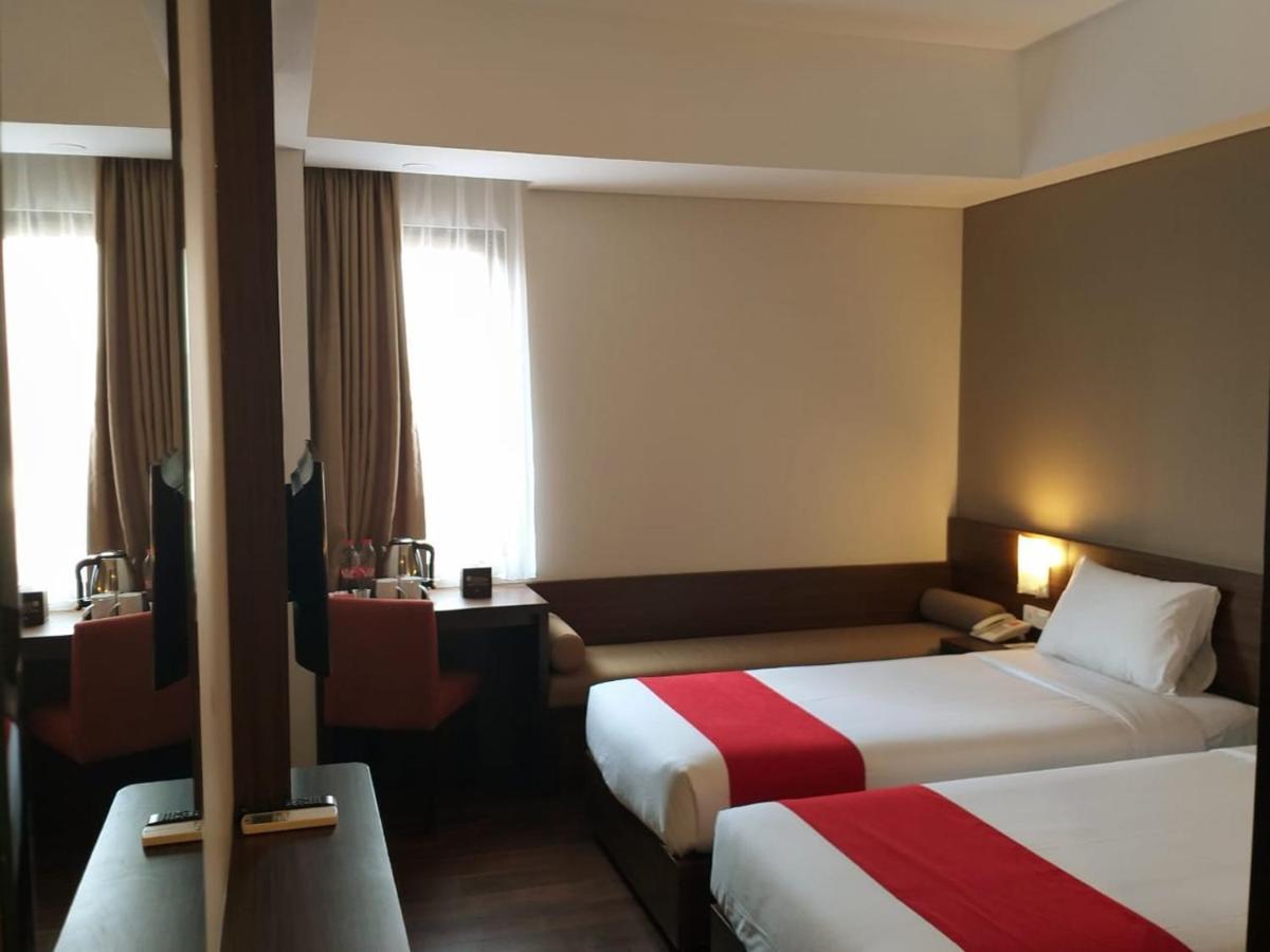 Hotel @HOM Premiere Timoho Yogyakarta Exterior foto